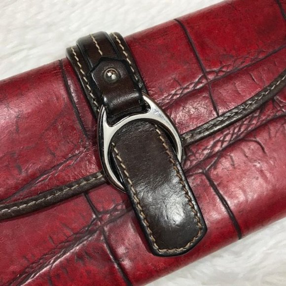 *Rare* Dooney & Bourke Burnished Red Brown Genuine Leather Croc Embossed Wallet - Picture 4 of 14